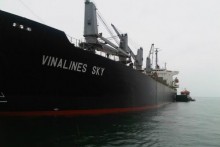 Vietnam shipping giant seeks negotiations with S.Korean contractor after exhausting all options