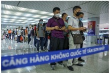 Dừng đưa người Việt từ nước ngoài về Tân Sơn Nhất