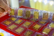 Giá vàng miếng vượt 71 triệu đồng