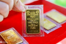 SJC gold bar price closed the week at over 74 million VND